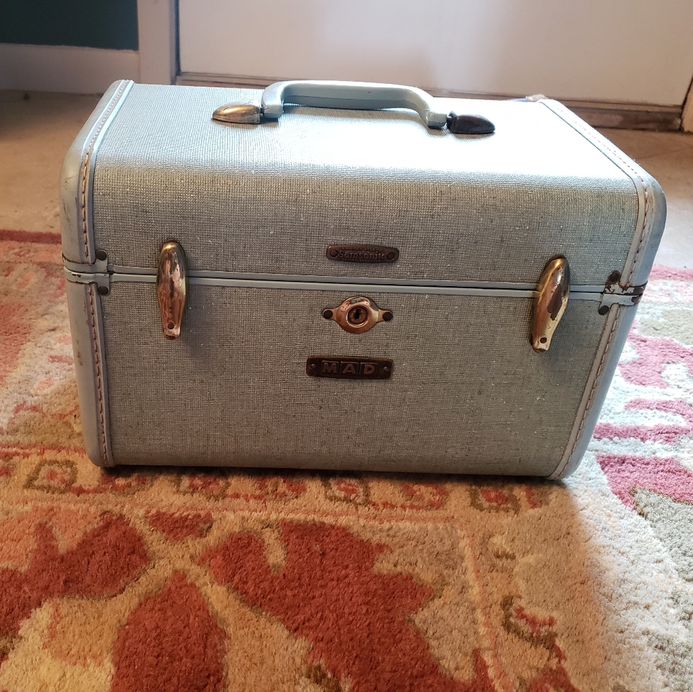 1970 vintage Samsonite suitcase